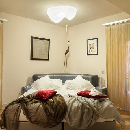 Art Hotel Orologio Болонья Экстерьер фото